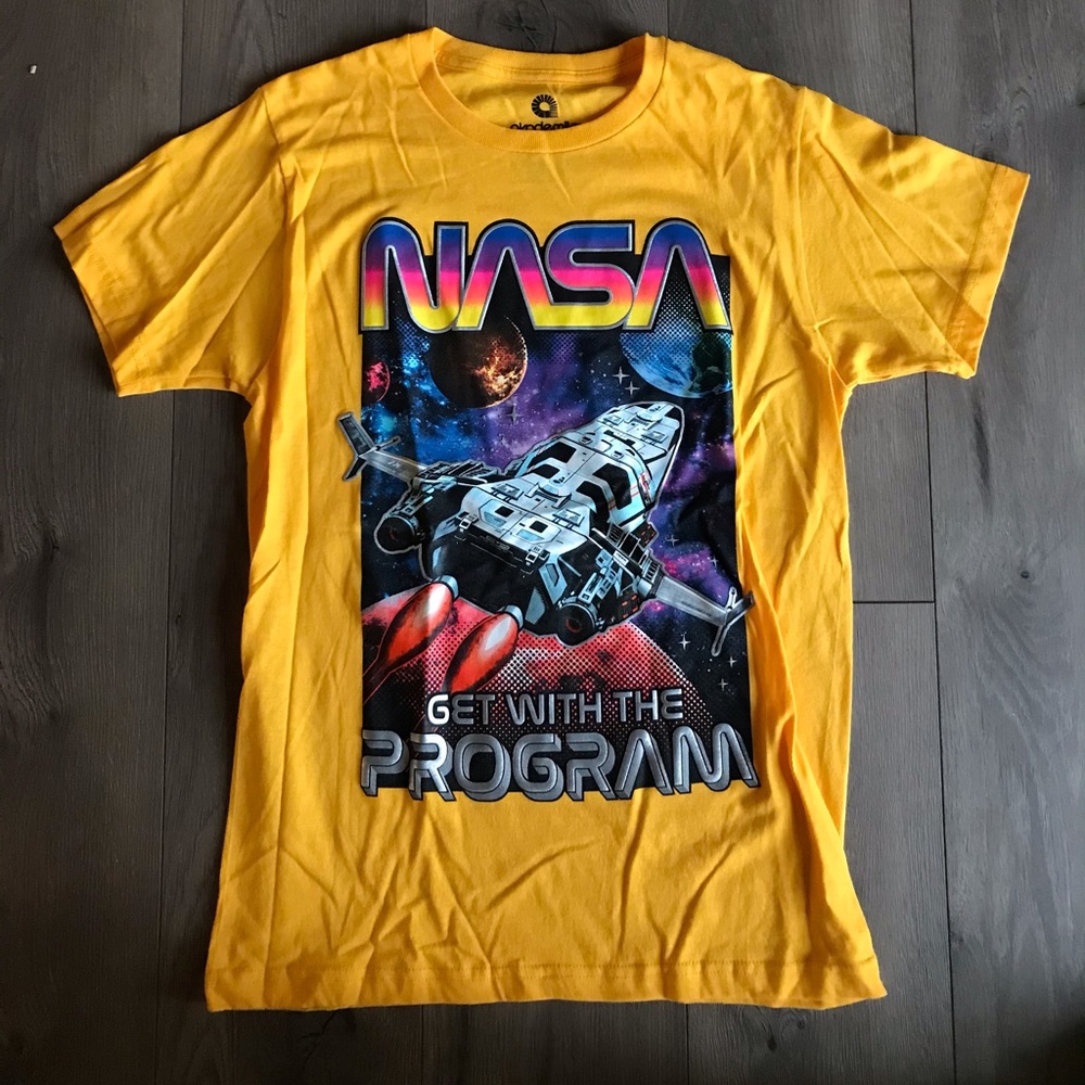 Graphic tee